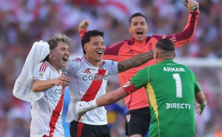 Flamengo sonda Facundo Colidio, do River Plate, e avalia opções para o ataque