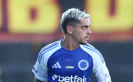 Futuro de Fagner em Aberto: Cruzeiro e Corinthians Avaliam Opções para 2026 Futuro de Fagner em Aberto: Cruzeiro e Corinthians Avaliam Opções para 2026