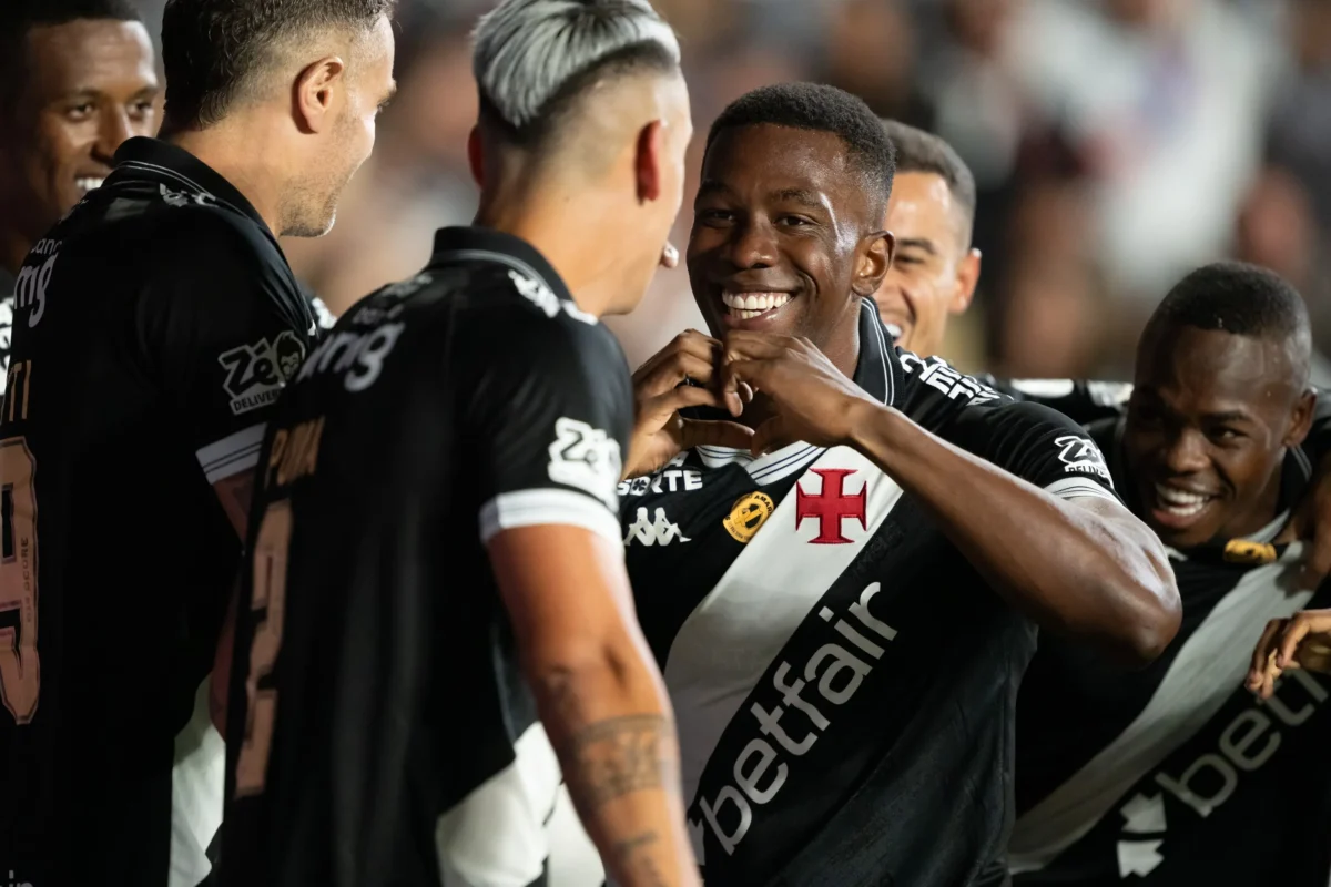 Gómez e Cuesta Retornam à Seleção Colombiana Após Cumprir Metas no Vasco