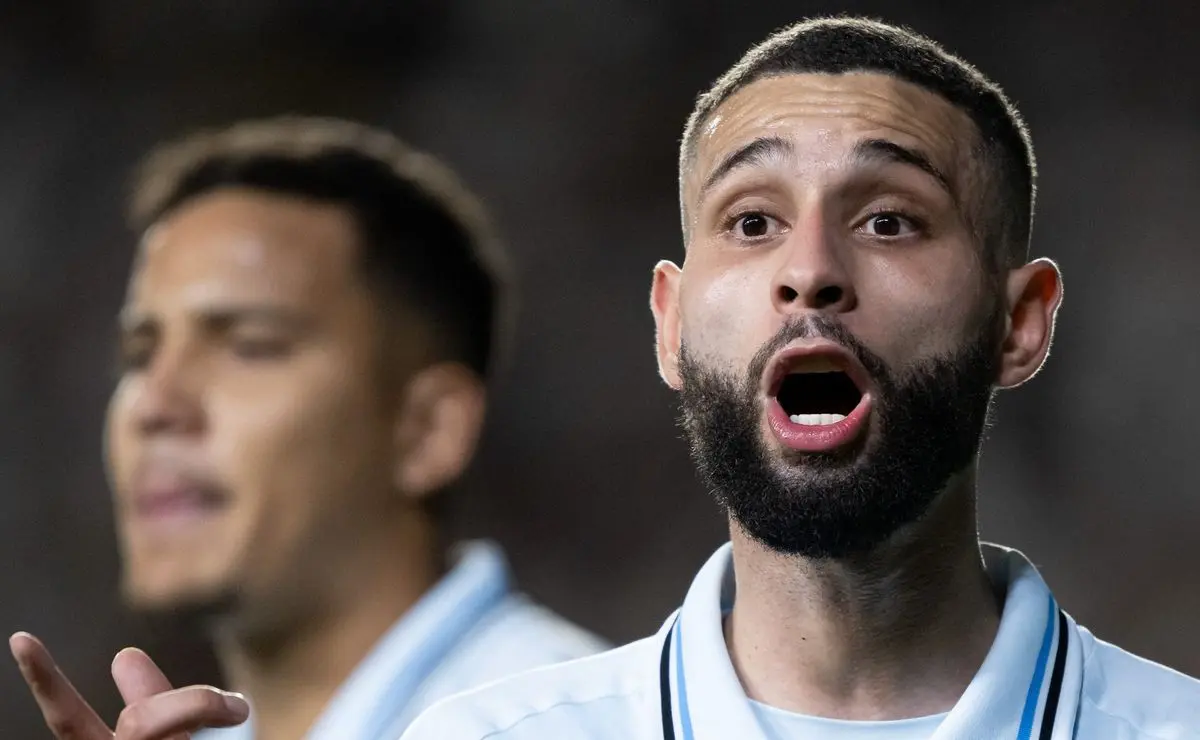 Grêmio Recusa Oferta de R$ 250 Milhões por Cinco Jogadores; Alberto Guerra Revela Identidades