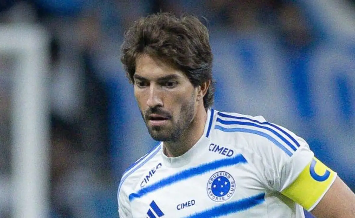 Grêmio contesta pênalti não marcado após toque na mão de Lucas Silva