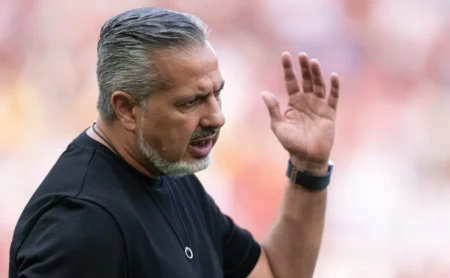 Grêmio demonstra interesse na contratação de Everton Cebolinha, do Flamengo, para janeiro.