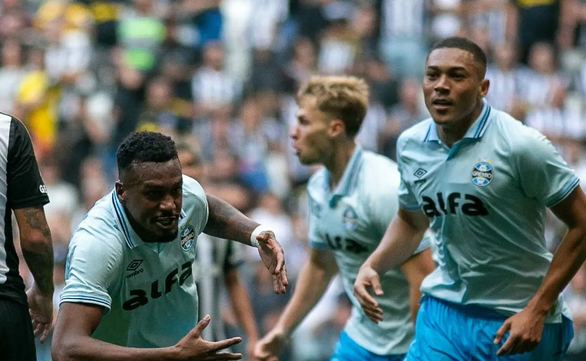 Grêmio prepara "barca" e descarta renovação com Edenilson, Camilo, Cristaldo e mais 8 jogadores