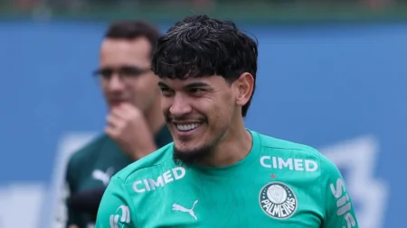 Gustavo Gómez e Ramón Sosa são chamados e desfalcam o Palmeiras durante a Data Fifa