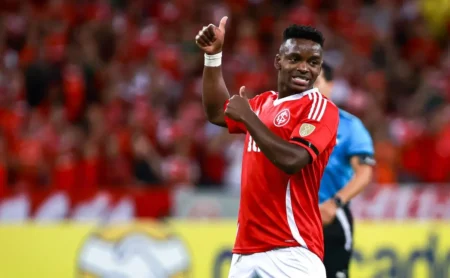 Internacional em Risco: Dívida Dificulta Renovação com Carbonero e Negociação Travada com o Racing Internacional em Risco: Dívida Dificulta Renovação com Carbonero e Negociação Travada com o Racing