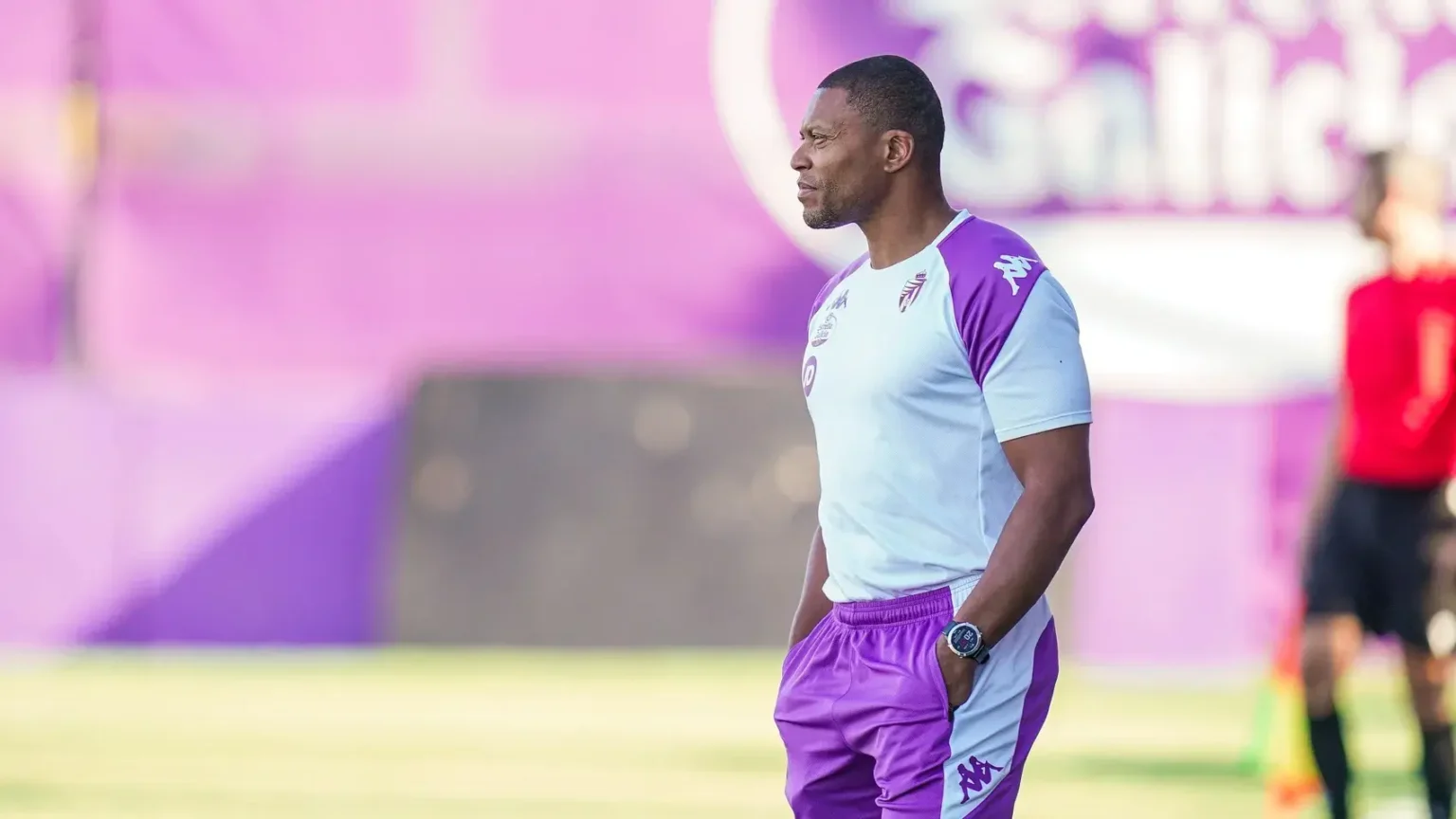 Júlio Baptista: Sonho de ser treinador em risco com "penalização" por ser negro