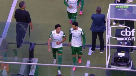 Juventude e Palmeiras: Atraso na Troca de Uniformes Juventude e Palmeiras: Atraso na Troca de Uniformes