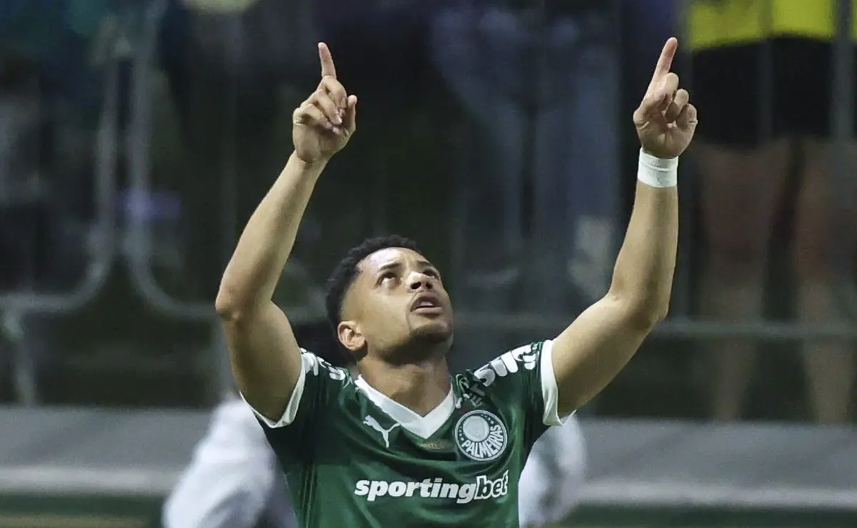 Leila Pereira Emprega Jatinho Particular para Trazer Vitor Roque da Seleção e Reforçar o Palmeiras Leila Pereira Emprega Jatinho Particular para Trazer Vitor Roque da Seleção e Reforçar o Palmeiras