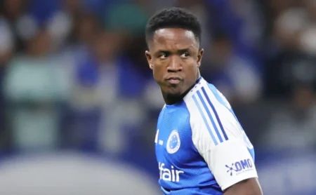 Leonardo Jardim analisa duelo Sinisterra x Kevin Arroyo no Cruzeiro: “Lesões limitaram o tempo em campo”