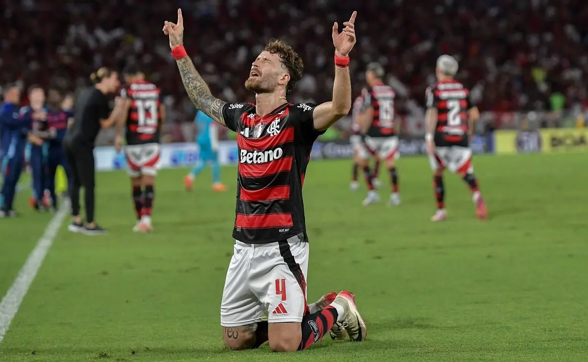 Léo Pereira se destaca no Flamengo com mais gols que três atacantes no Brasileirão Léo Pereira se destaca no Flamengo com mais gols que três atacantes no Brasileirão