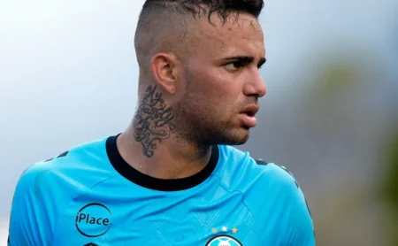Luan Surge Irreconhecível e Assusta o Futebol Brasileiro Após Quase Dois Anos Afastado Luan Surge Irreconhecível e Assusta o Futebol Brasileiro Após Quase Dois Anos Afastado