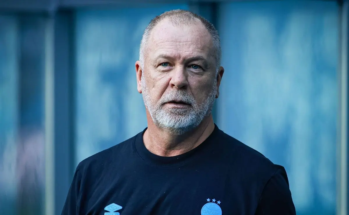 Mano Menezes: Um Retrospecto Inferior a 50% em Vitórias Contra o Cruzeiro Desde a Última Passagem Mano Menezes: Um Retrospecto Inferior a 50% em Vitórias Contra o Cruzeiro Desde a Última Passagem