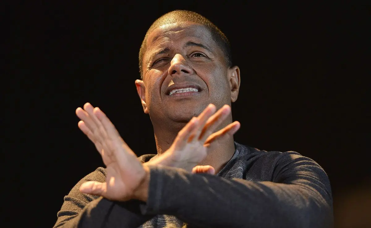 Marcelinho Carioca Crítico Feroz: Pesadíssimas Críticas a Memphis Depay no Corinthians