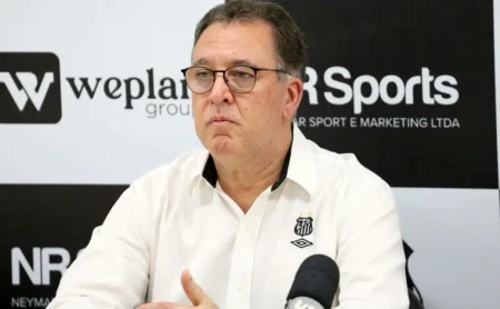 Marcelo Teixeira atualiza quadro clínico de Neymar e discute escalada do jogador em sacrifício