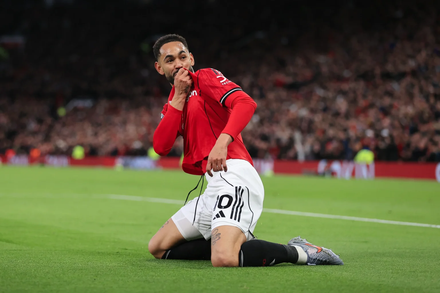 Matheus Cunha marca no Teatro dos Sonhos e foca no G-4: "Queremos voltar à Champions"