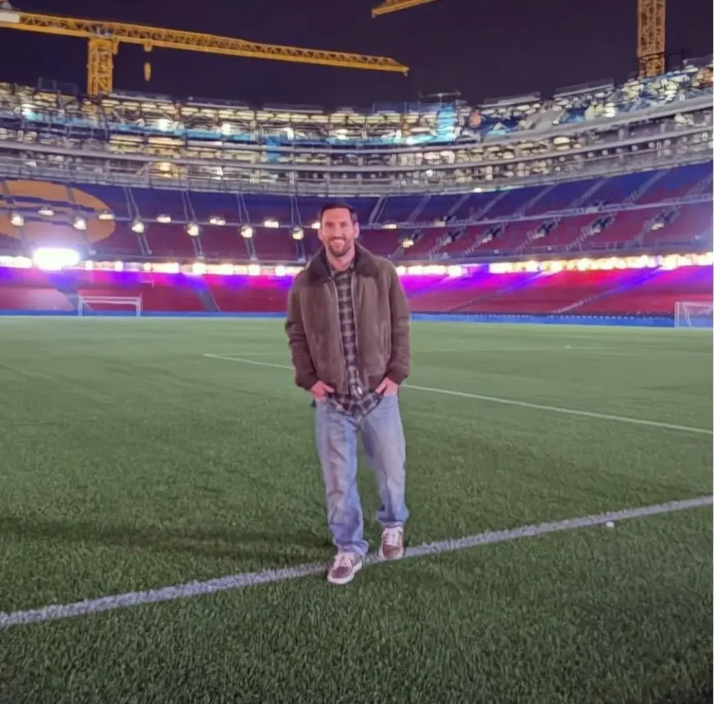 Messi lamenta ausência de despedida no Camp Nou em postagem no estádio do Barcelona