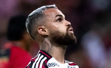 Michael deixa o Flamengo, Inter acende alerta por desejo antigo