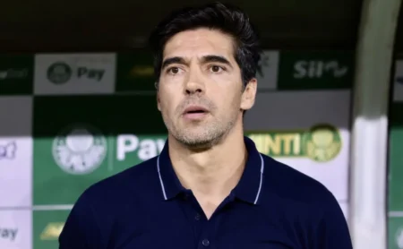 Narrador do SporTV alerta o Palmeiras: Não pode negociar antes de enfrentar o Juventude Narrador do SporTV alerta o Palmeiras: "Não pode negociar" antes de enfrentar o Juventude