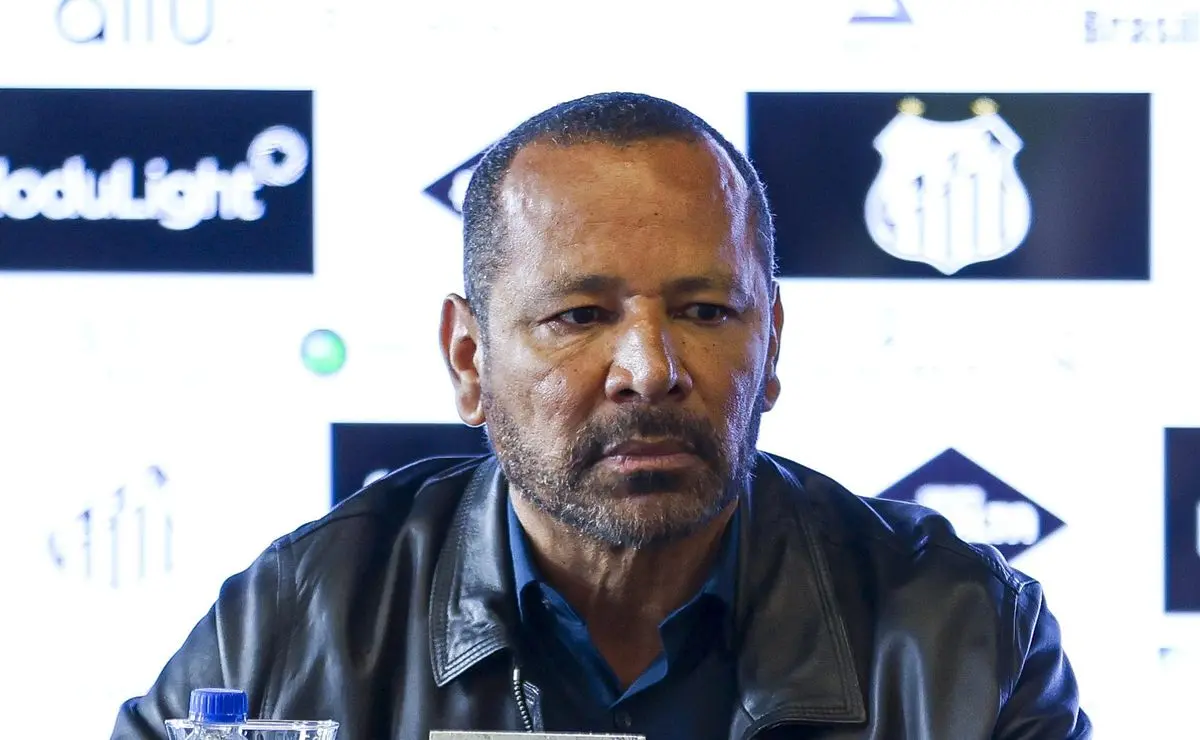 Neymar Pai Investe Fortuna na Compra da Marca Pelé e Prepara Anúncio