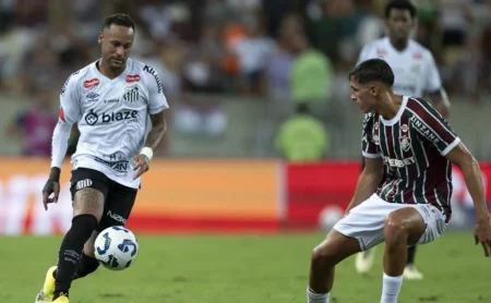 Neymar em Baixa no Santos: Fluminense Volta a Ser Pauta Após Publicação de Thiago Silva Neymar em Baixa no Santos: Fluminense Volta a Ser Pauta Após Publicação de Thiago Silva