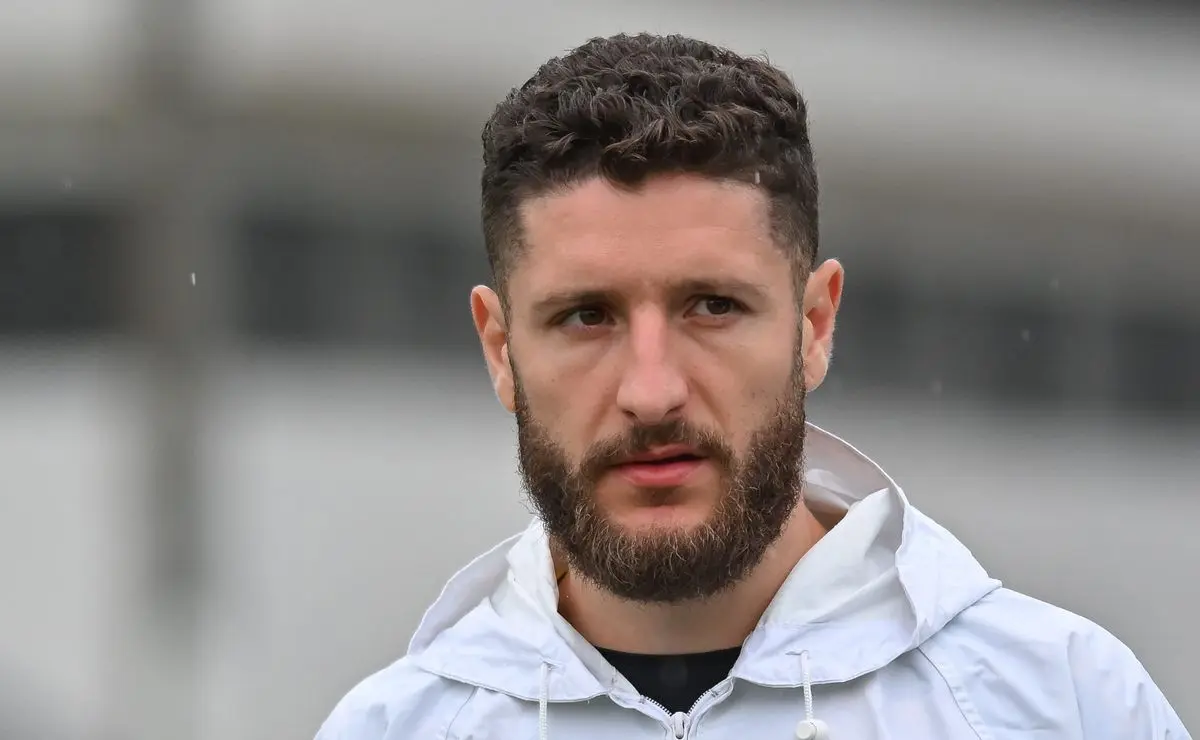 Neymar perde o controle com Zé Rafael no Santos; rusga com Zé Ivaldo no vestiário é antiga