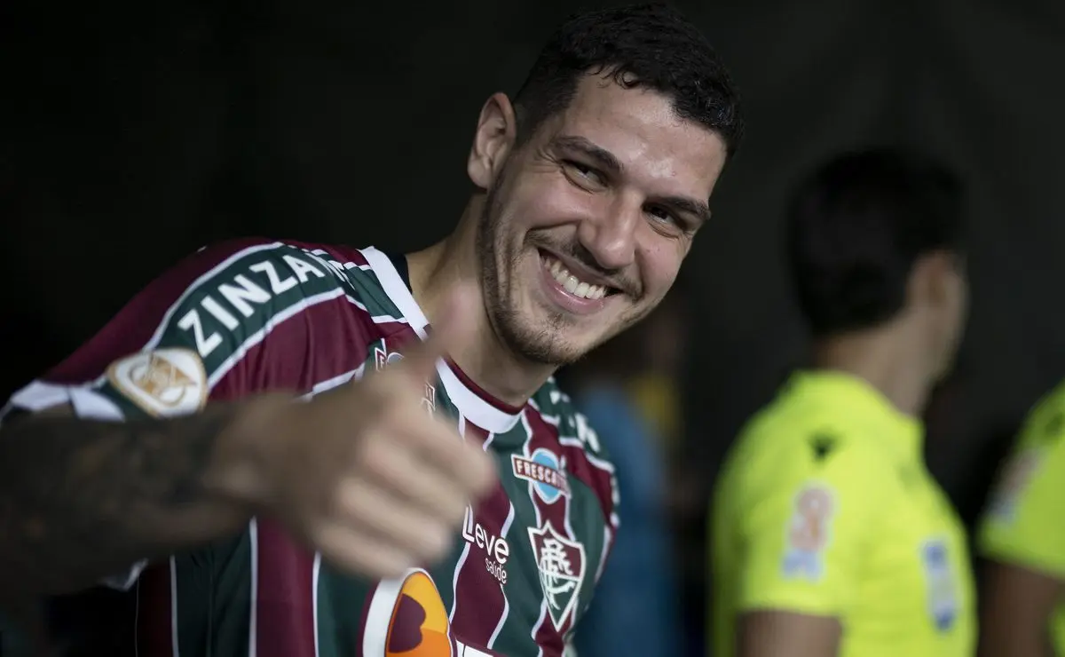 Nino, do Zenit, na mira do Vasco com auxílio de Fernando Diniz Nino, do Zenit, na mira do Vasco com auxílio de Fernando Diniz