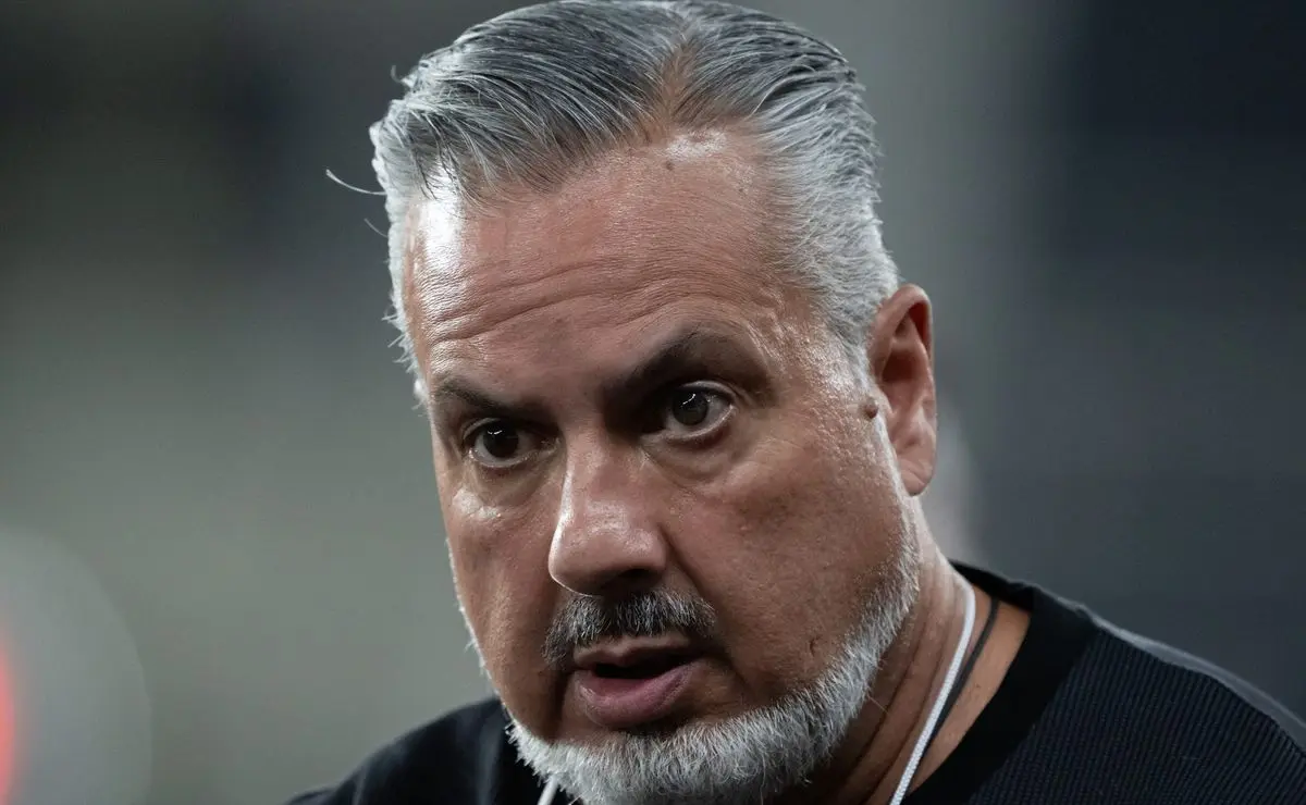 Oferta de R$ 155 milhões do Flamengo ao Porto por Pepê fracassa após recusa do jogador em retornar ao Brasil