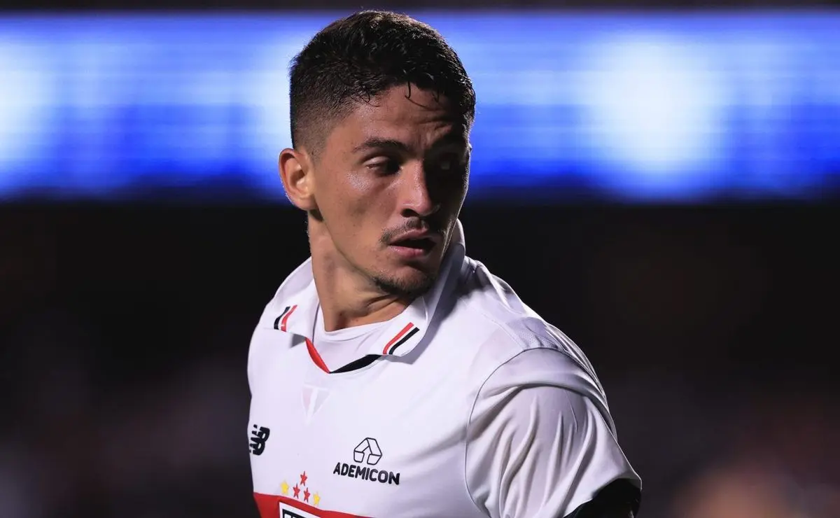 Pablo Maia protagoniza falha bizarra na derrota do São Paulo para o Fluminense