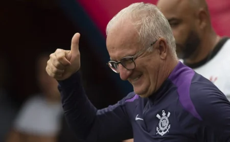 Pablo, fora dos planos do Flamengo, pode reforçar o Corinthians em 2026 Pablo, fora dos planos do Flamengo, pode reforçar o Corinthians em 2026