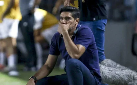 Palmeiras Revela Vulnerabilidades do Elenco ao Poupar 11 Titulares Antes da Final da Libertadores, Informa Alícia Klein