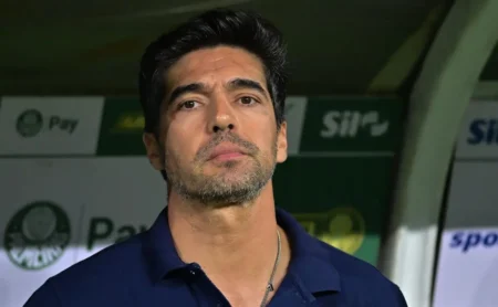 Palmeiras: Torcida envia recado direto para Abel Ferreira antes do clássico contra o Santos: “É obrigação ganhar”