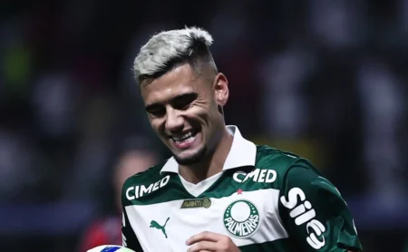 Palmeiras Vê Chances de Título Diminuírem Após Empate e Derrota de Rivais Palmeiras Vê Chances de Título Diminuírem Após Empate e Derrota de Rivais