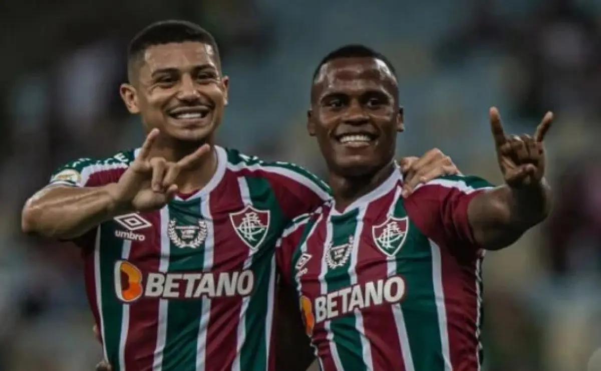 Palmeiras de olho em ex-Flu; André, do Wolverhampton, é aprovado por Abel para 2026, diz Velloso