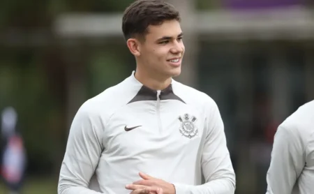 Palmeiras demonstra interesse em Gabriel Moscardo; staff considera improvável retorno ao futebol nacional