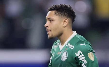 Palmeiras fecha acordo surpreendente com STJD sobre julgamento de Vitor Roque Palmeiras fecha acordo surpreendente com STJD sobre julgamento de Vitor Roque