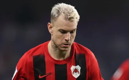 Palmeiras mira movimentações astronômicas para contratar Róger Guedes e volante André