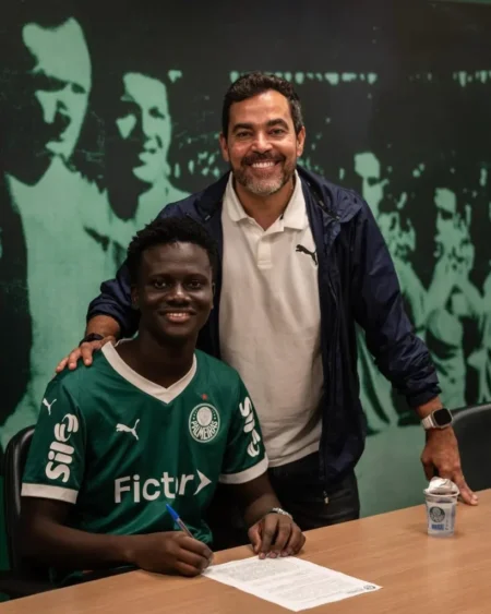 Palmeiras reforça base com zagueiro marfinense Koné