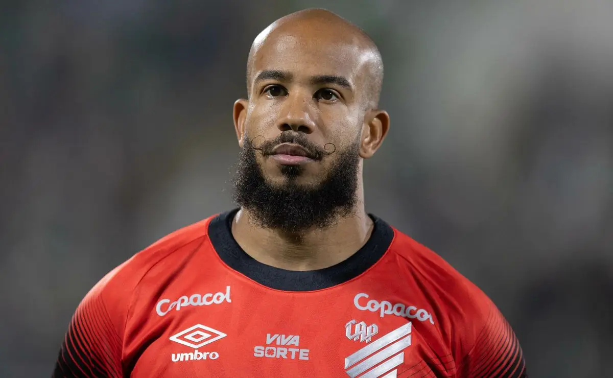 Patrick na Toca: Santos Visando Lucro Máximo com Permanência no Athletico Patrick na Toca: Santos Visando Lucro Máximo com Permanência no Athletico