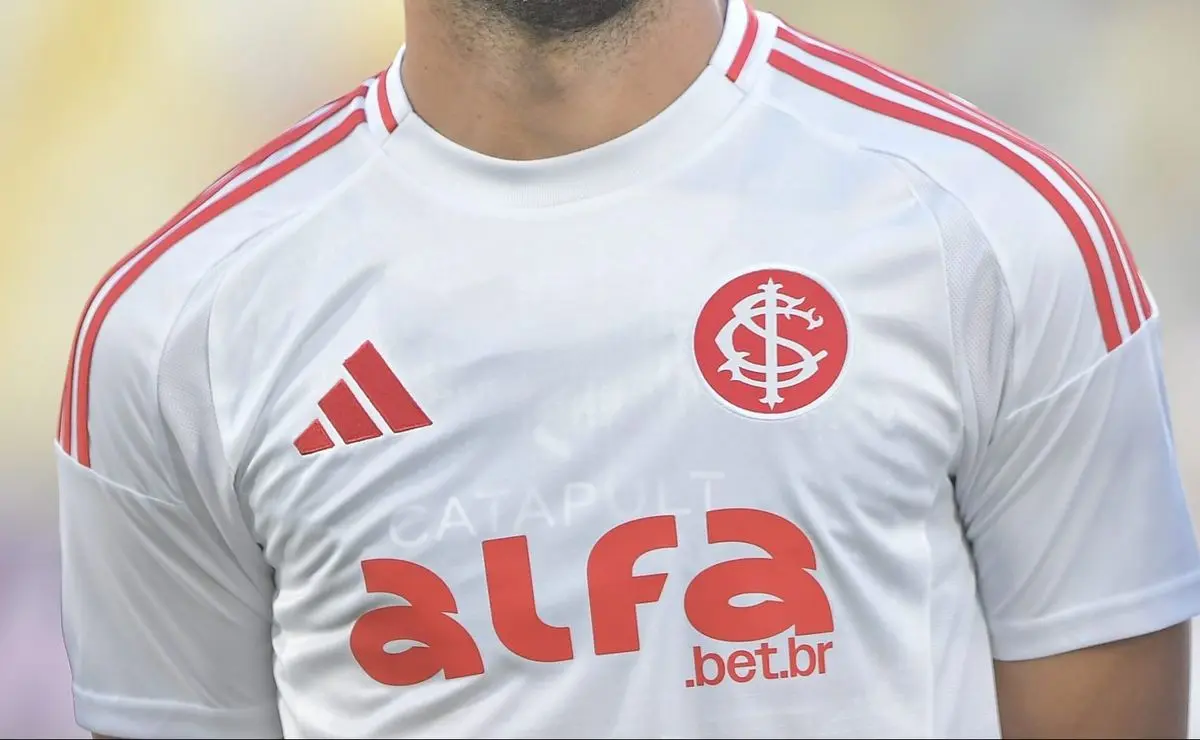 Patrocinadora honra compromisso com o Internacional, mas deixa o Grêmio sem pagamento, gerando revolta.