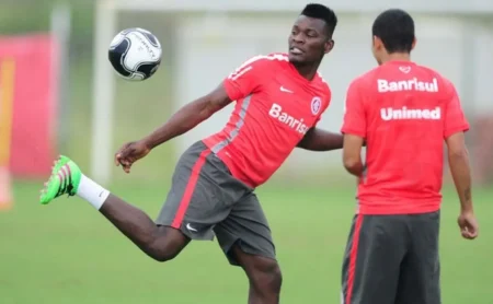 Paulão, ex-zagueiro do Inter, compara time atual com o rebaixado de 2016: Sofremos menos gols Paulão, ex-zagueiro do Inter, compara time atual com o rebaixado de 2016: "Sofremos menos gols"