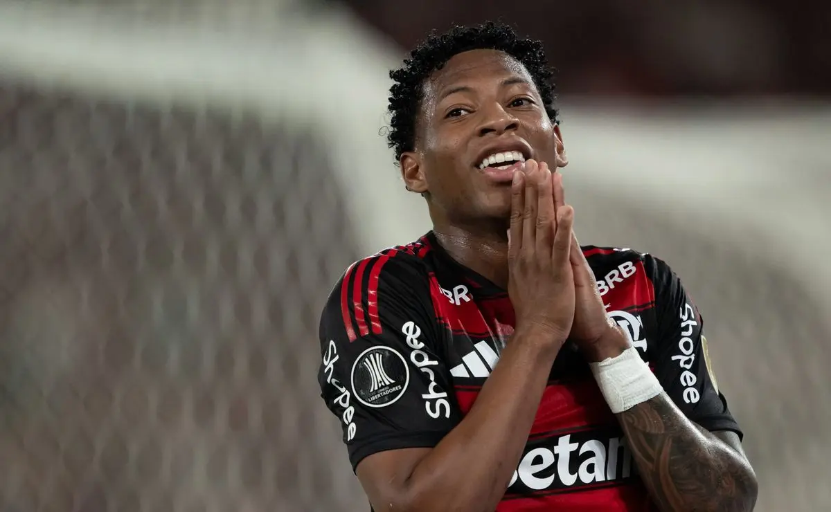 Plata expulso, Flamengo empata com São Paulo e torcida critica atleta