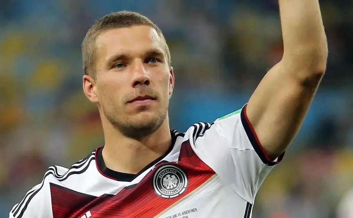 Podolski celebra título do Flamengo contra o Palmeiras: "Agora somos tetracampeão"