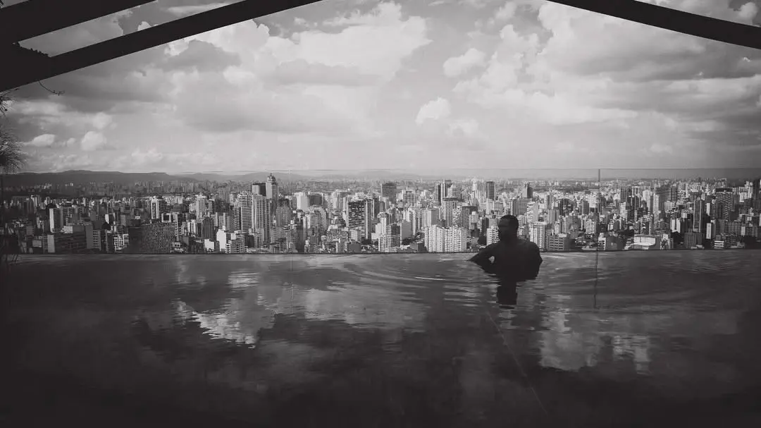 Presidente do Corinthians apresenta nova versão de ata e alega que Memphis se ofereceu para sair do hotel