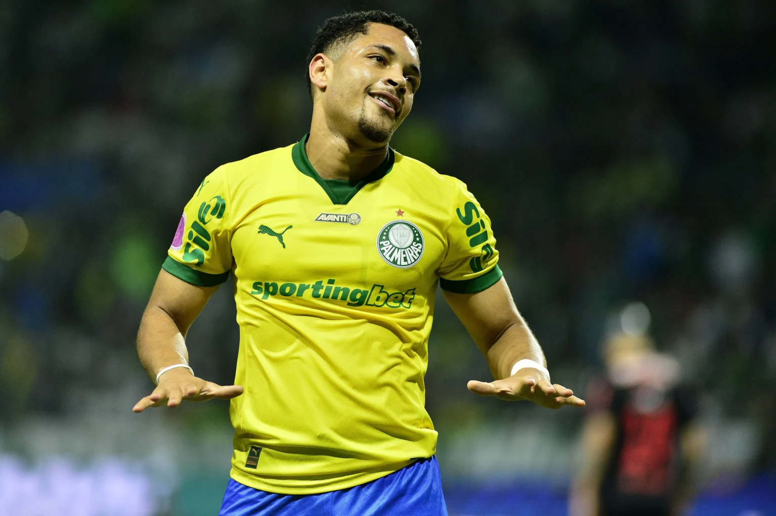 Proposta da Premier League na casa dos €50 milhões para Vitor Roque, garante agente Proposta da Premier League na casa dos €50 milhões para Vitor Roque, garante agente