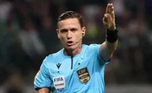 Ramón Abatti Abel deixa gramado escoltado pela PM em jogo da Série B, um mês após São Paulo x Palmeiras Ramón Abatti Abel deixa gramado escoltado pela PM em jogo da Série B, um mês após São Paulo x Palmeiras