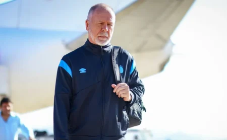 Renovação de Mano Menezes no Grêmio em risco após escalação controversa em derrota para o Botafogo Renovação de Mano Menezes no Grêmio em risco após escalação controversa em derrota para o Botafogo