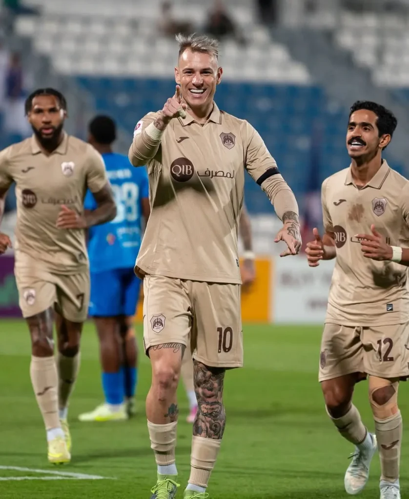 Róger Guedes, ex-Corinthians, marca quatro gols na goleada do Al-Rayyan Róger Guedes, ex-Corinthians, marca quatro gols na goleada do Al-Rayyan