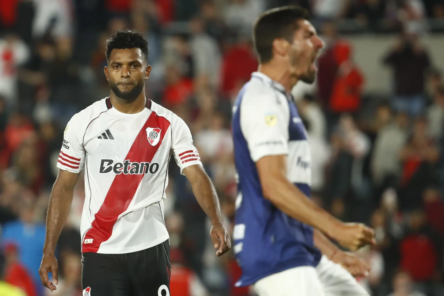 River Plate em Crise: Borja falha em pênalti, Gallardo cancela coletiva e torcida clama por mudanças