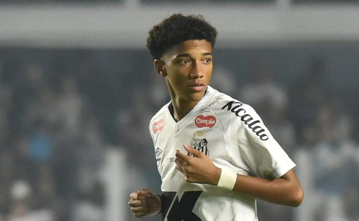 Robinho Júnior: Situação Inesperada no Santos e Desafio para Conquistar Vaga de Titular Robinho Júnior: Situação Inesperada no Santos e Desafio para Conquistar Vaga de Titular