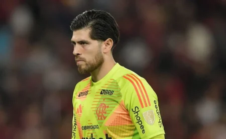 Rossi: Falha admitida e lamentada na derrota do Fluminense x Flamengo pelo Brasileirão Betano Rossi: Falha admitida e lamentada na derrota do Fluminense x Flamengo pelo Brasileirão Betano